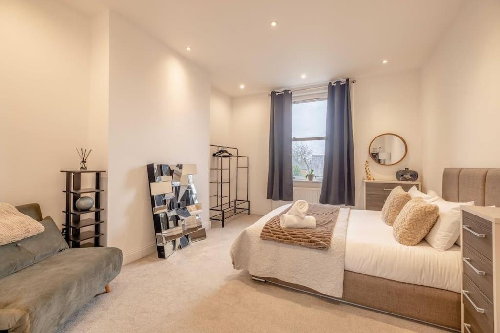 Central Windsor 1 Bedroom Gem,Shared Garden المظهر الخارجي الصورة